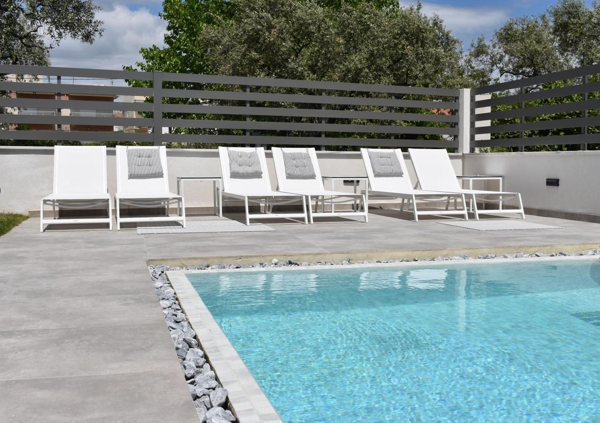לימנאס Nuevo Suites מראה חיצוני תמונה